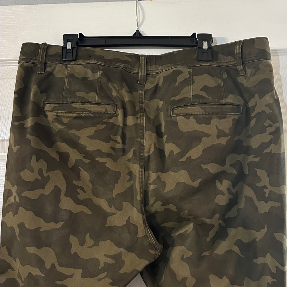 Lane Bryant Women’s  Green Camouflage Pants - Picture 4 of 7